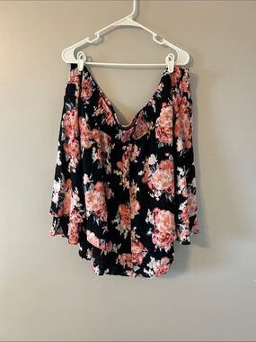 Torrid size 6 floral skirt in Black and Pink NWT
